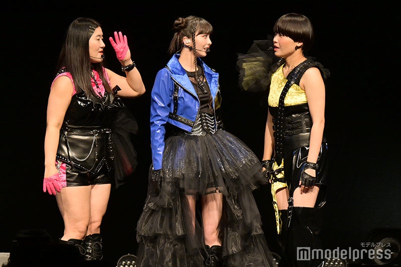 よしこ、川口ゆりな、まひる（C）モデルプレス