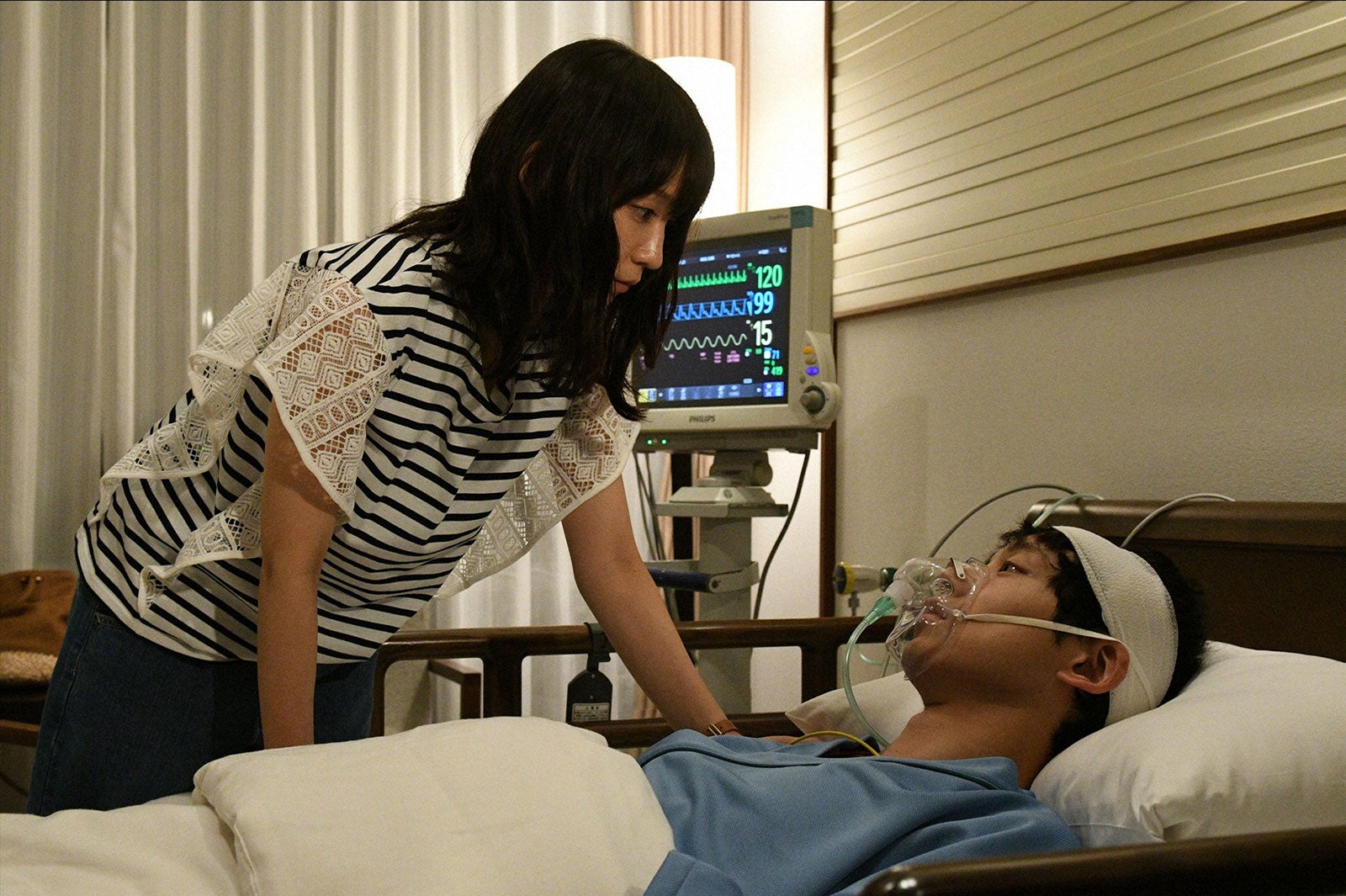 吉岡里帆、坂口健太郎／「ごめん、愛してる」第7話より（画像提供：TBS）