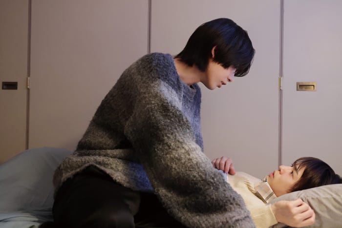 豊田裕大、奥野壮「コスメティック・プレイラバー」第2話(C)楢島さち・libre/NBCユニバーサル・エンターテイメントジャパン