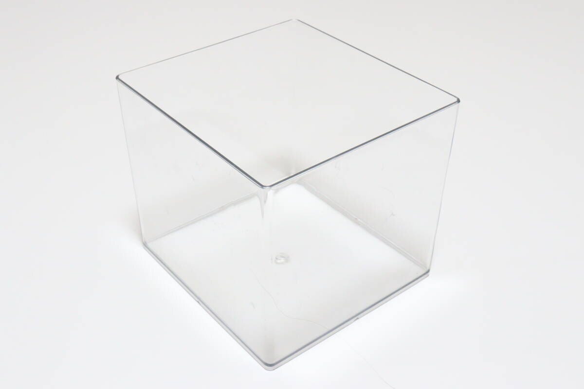 ダイソー 四角型水槽 ダイソーの四角型水槽の小さいサイズ