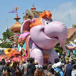 東京ディズニーリゾート30周年パレードがスタート/「ハピネス・イズ・ヒア」パレード公開