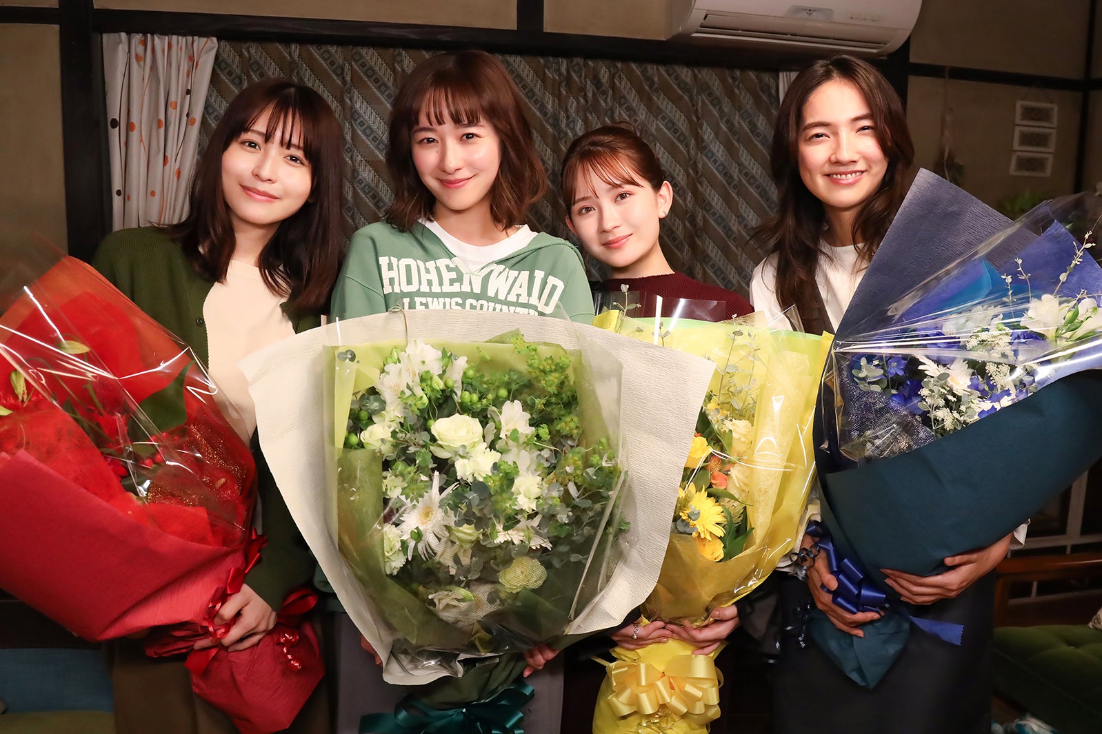 長濱ねる、堀田真由、畑芽育、仁村紗和（C）日本テレビ