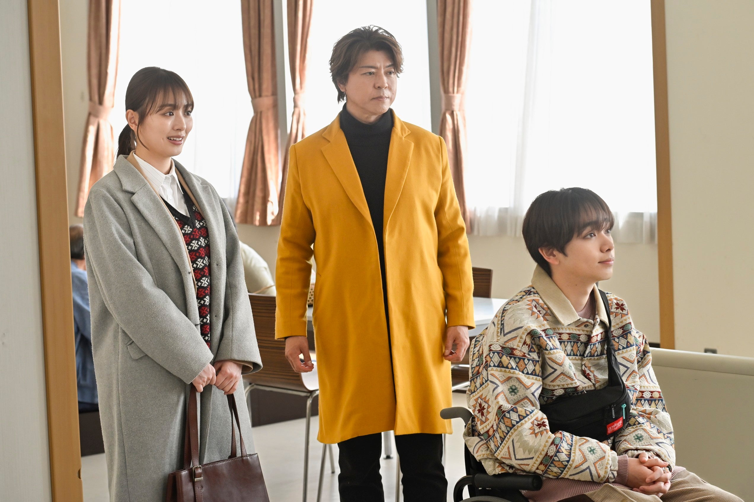 内田理央、上川隆也、宮世琉弥「問題物件」最終話より（C）フジテレビ