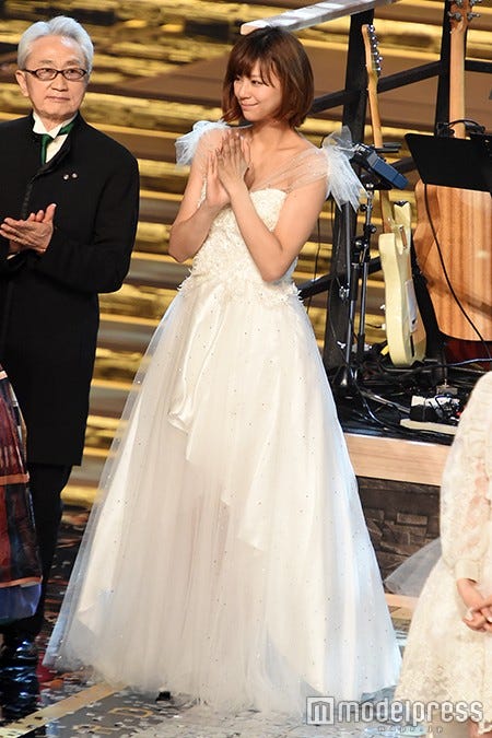 純白ドレスで晴れ舞台(C)モデルプレス