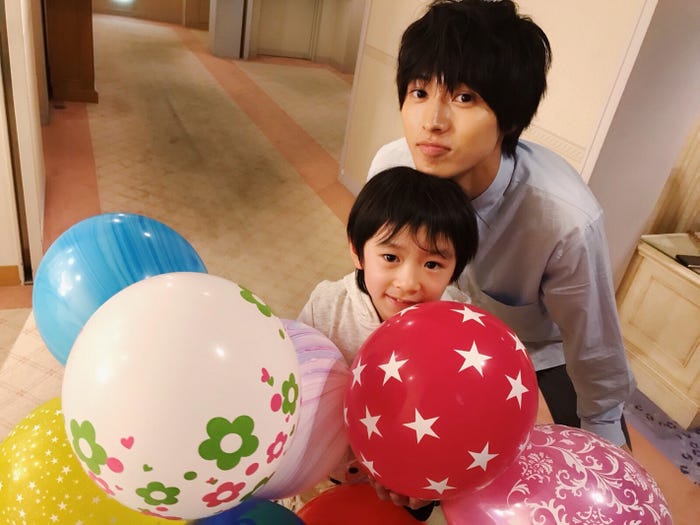 “アゴ乗せ山崎賢人”齋藤絢永ver.(画像提供:フジテレビ)