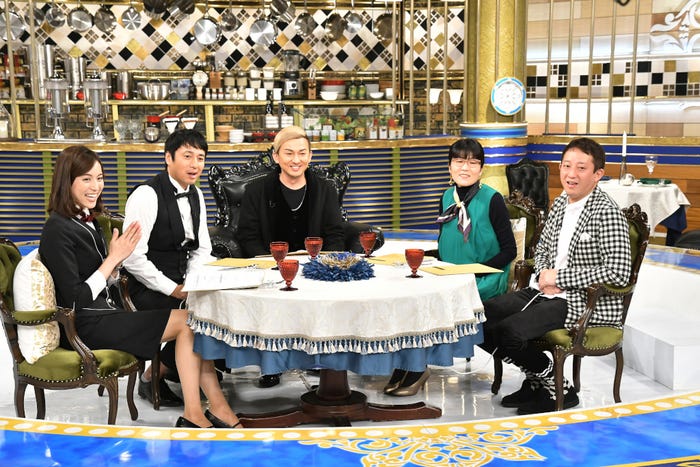 8日放送『人生最高レストラン』にISSA(中央)がゲスト出演(C)TBS