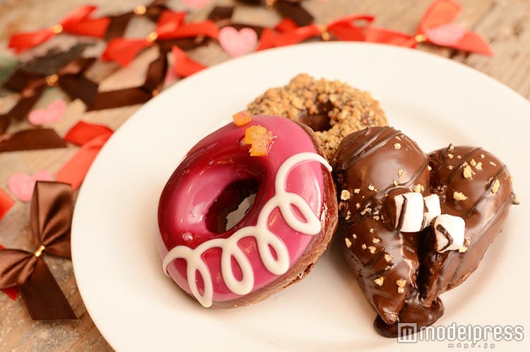 バレンタインは ご褒美チョコ をいかが とろ りチョコ マシュマロで幸せ クリスピー クリーム ドーナツ限定商品を食べてみた モデルプレス バレンタインは ご褒美チョコ をいかが とろ りチョコ マシュマロで幸せ クリスピー クリーム ドーナツ限定商品を食べてみた モデルプレス