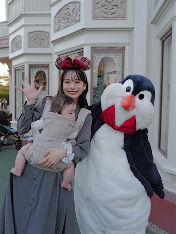 由布菜月、上田綺世との愛娘を連れてハロウィンディズニーへ「みんなの笑顔が可愛すぎる」