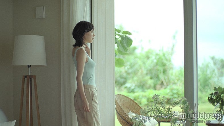 吹石一恵／ユニクロの新TVCM「ブラトップ2015」篇より