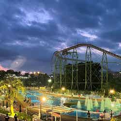 プールWAI全景/画像提供:よみうりランド