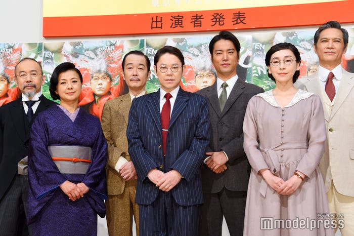 (前列左から)薬師丸ひろ子、阿部サダヲ、麻生久美子(後列左から)塚本晋也、リリー・フランキー、桐谷健太、加藤雅也(C)モデルプレス