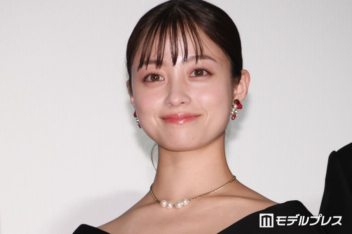 橋本環奈、ド派手金髪×特攻服姿が話題「二度見した」「普段とのギャップすごい」