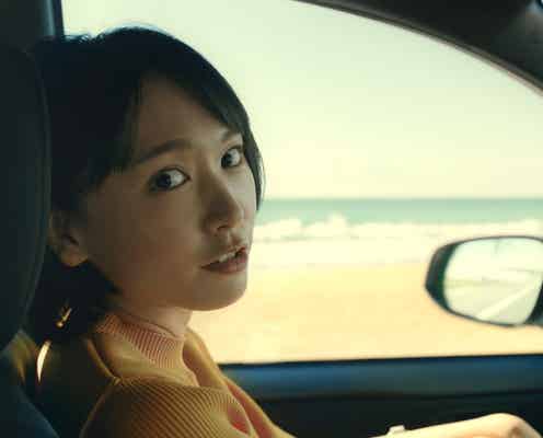 助手席のガッキーが可愛すぎる!新垣結衣、チャーミングな“奥さん”に
