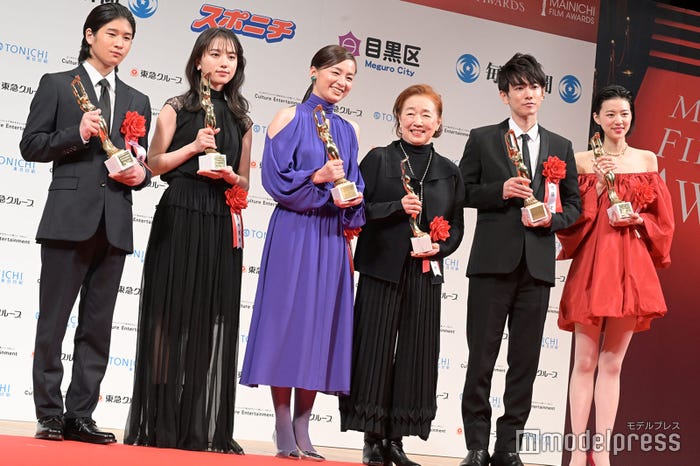 和田庵、清原果耶、尾野真千子、宮本信子、佐藤健、片山友希/「第76回毎日映画コンクール」表彰式の様子(C)モデルプレス