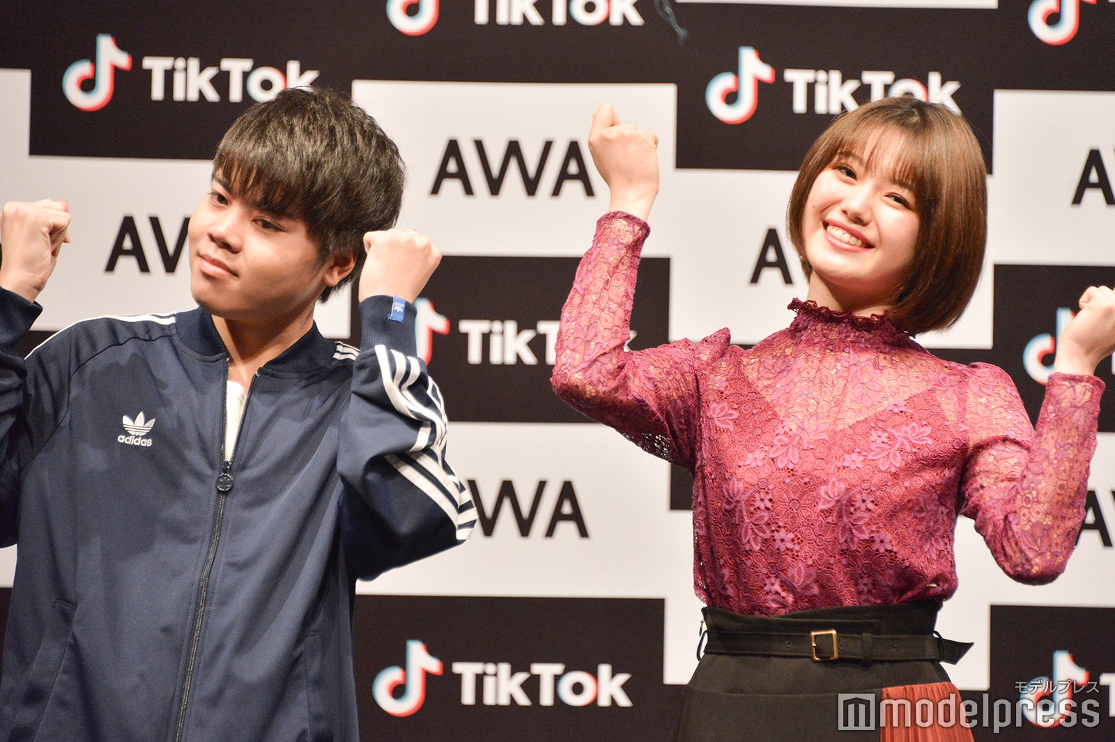 「あわあわダンス」を披露する加藤、萩田帆風 （C）モデルプレス