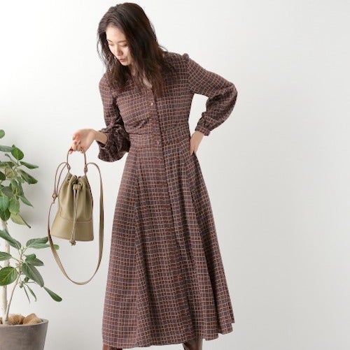 低身長さんに似合うワンピースの冬コーデ23選 おしゃれさんの大人スタイル モデルプレス