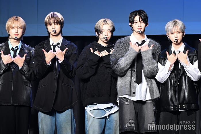 (左から)FUMA(フウマ)、EJ(ウィジュ)、YUMA(ユウマ)、JO(ジョウ)、HARUA(ハルア)(C)モデルプレス