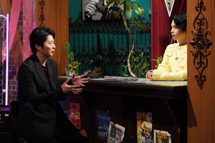 (左から)田中圭、千葉雄大 (C)日本テレビ