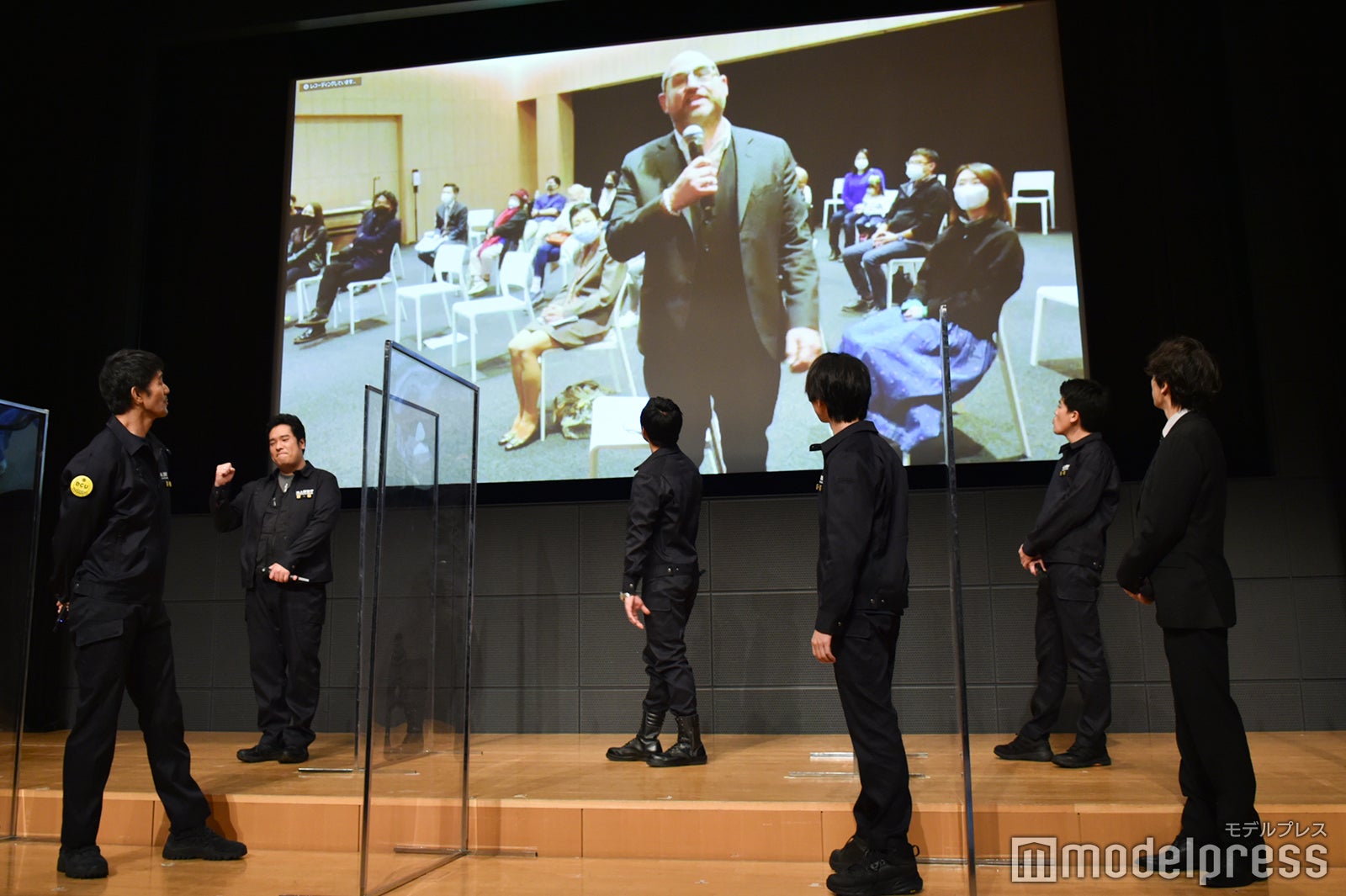 ロサンゼルスの中継先とコミュニケーションをとるキャスト陣 （C）モデルプレス