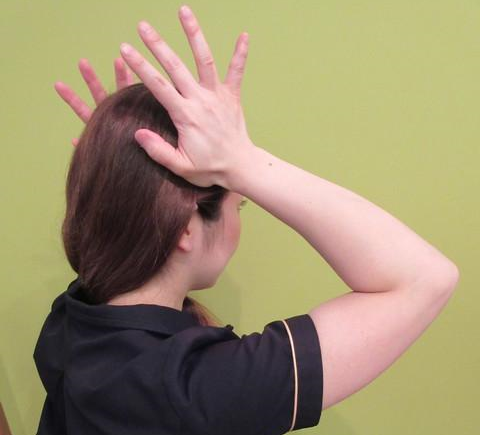 後頭筋・側頭筋のほぐし（×3セット）