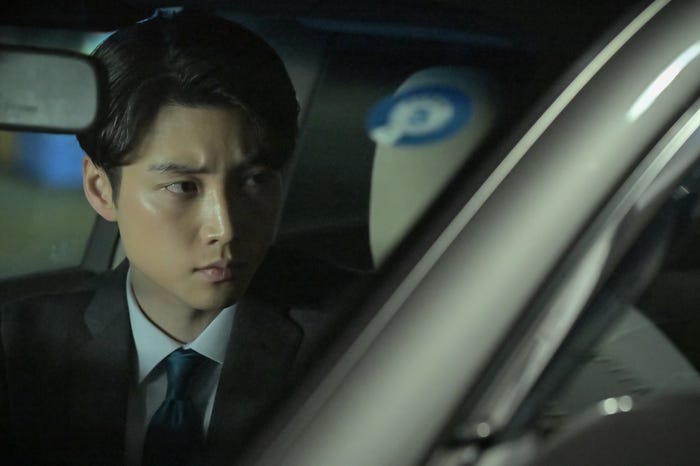 絃瀬聡一「クジャクのダンス、誰が見た?」(C)TBS