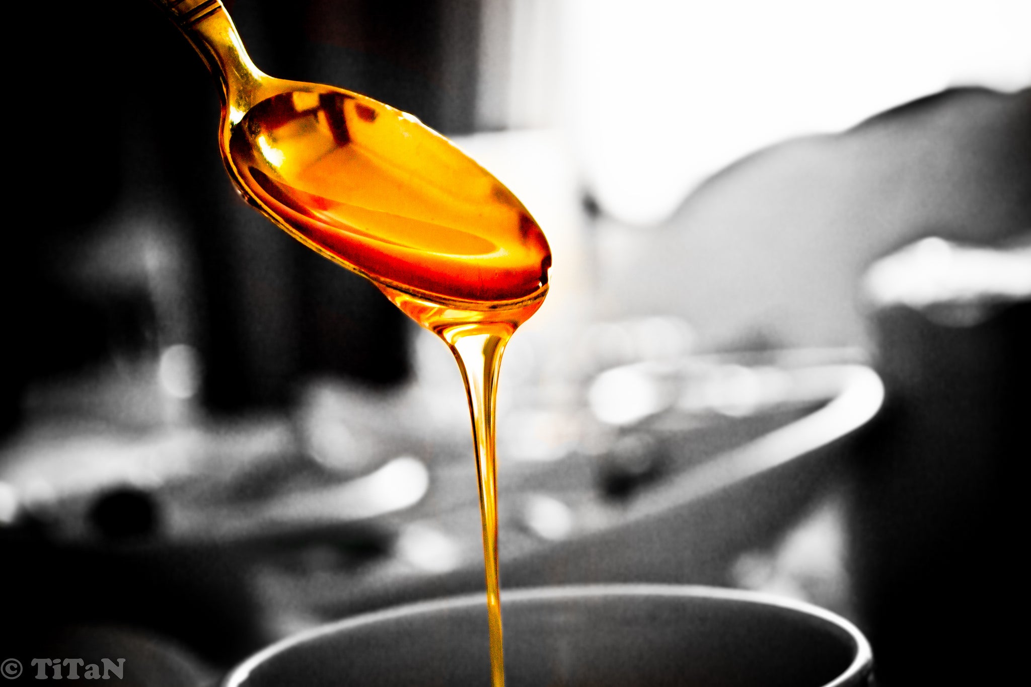 ハチミツで甘さを足して／Honey  by Amgad Fahmi