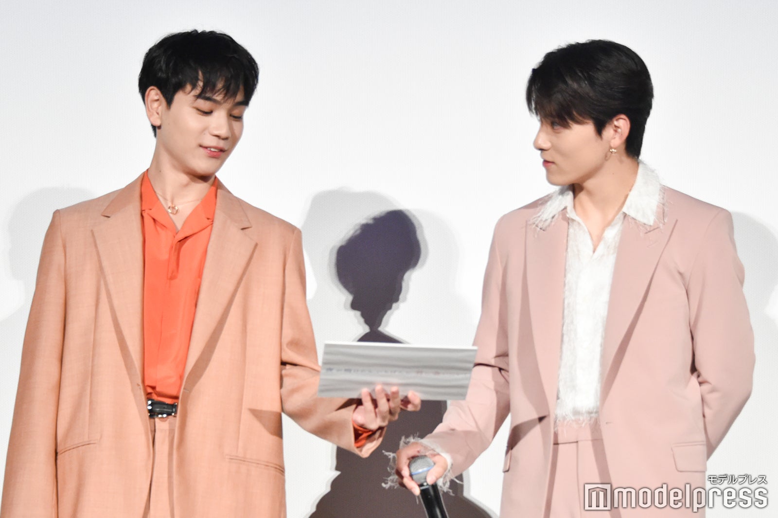 豆原一成、川西拓実（C）モデルプレス