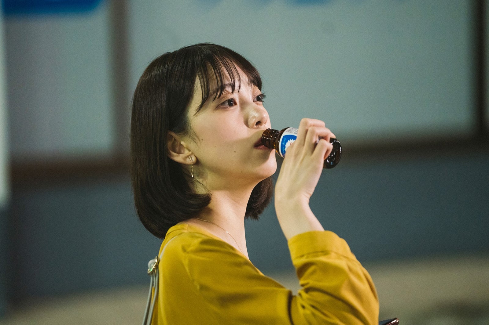 堀未央奈（C）セモトちか／MIXER／集英社（C）「サレタガワのブルー」製作委員会・MBS