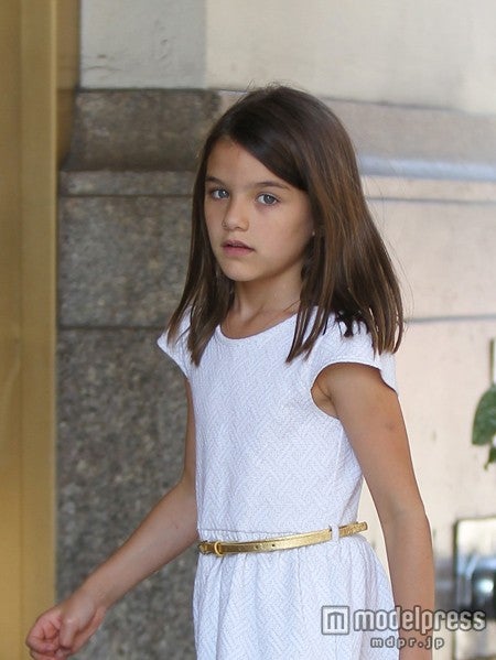 トム・クルーズ娘スリちゃんの大人っぽい表情にドッキリ