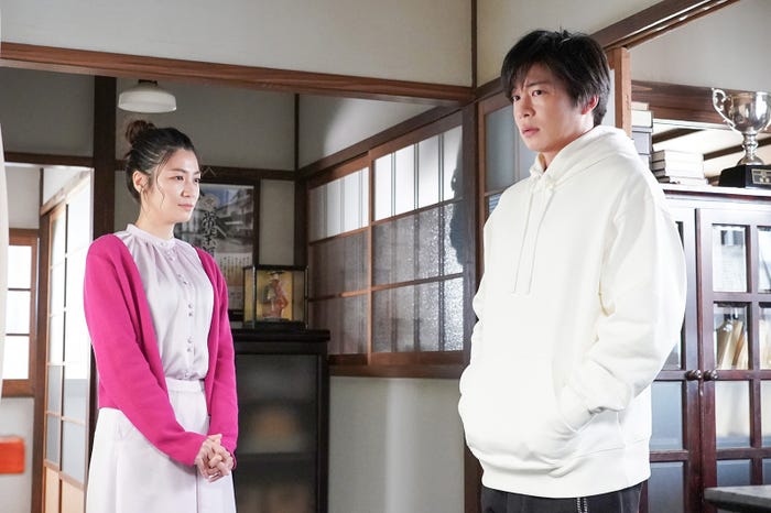 瀧内公美、田中圭/「リバーサルオーケストラ」第6話より(C)日本テレビ