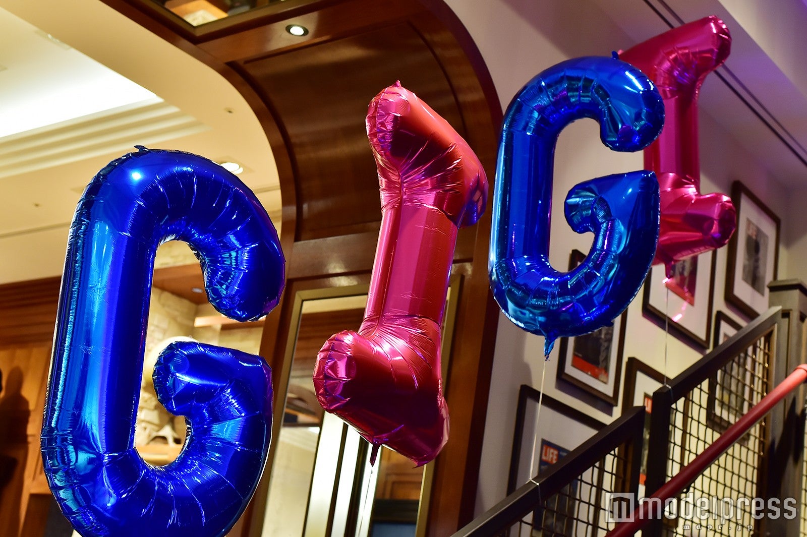 GIGIのイニシャルバルーン （C）モデルプレス