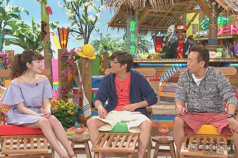 （左から）筧美和子、MCの大竹一樹、三村マサカズ