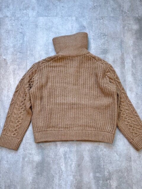 GUケーブルニットブルゾン　ブラウンの背面