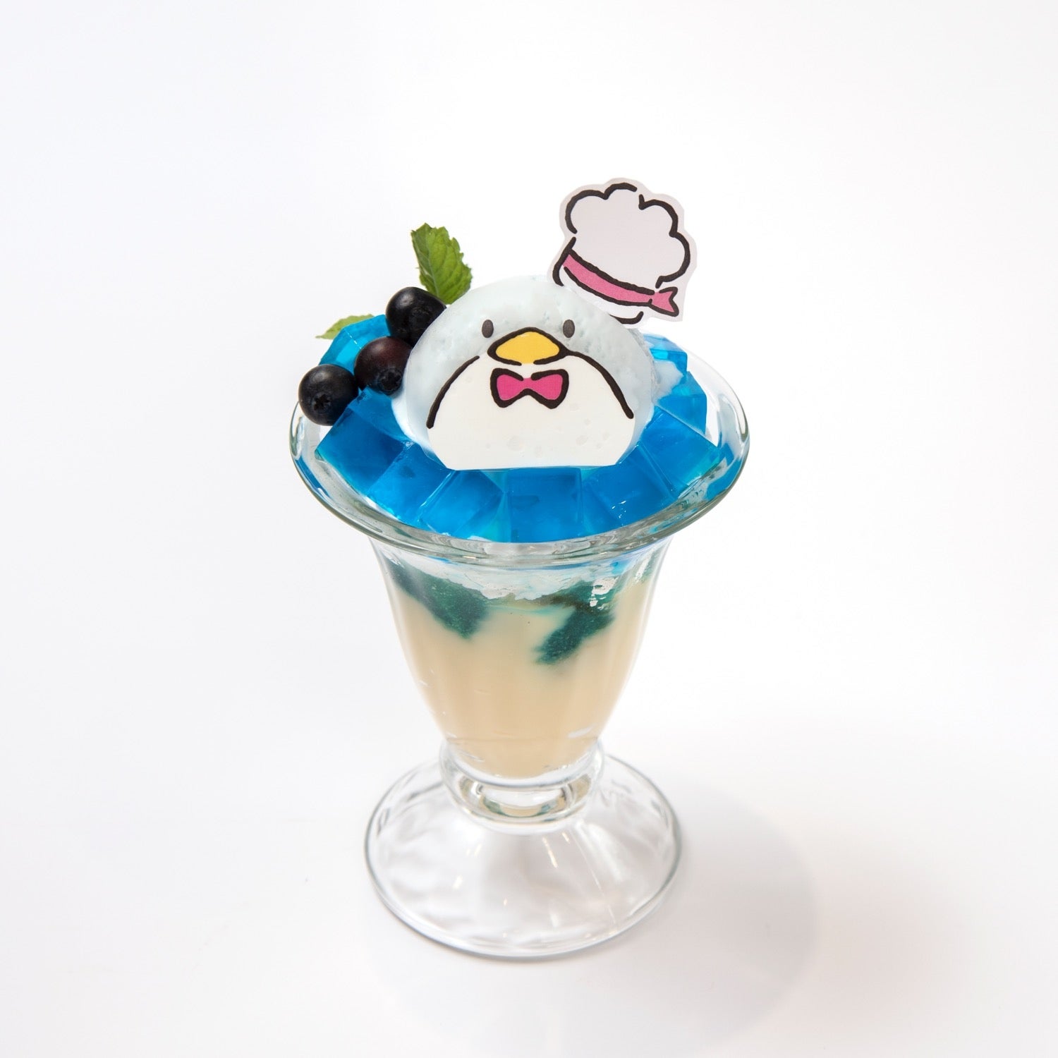 爽やかな青が映えるマリンパフェ！？1,166円／画像提供：株式会社パルコ