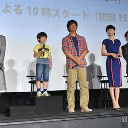 (左より)鈴木杏樹、田中奏生、織田裕二、長谷川京子、八嶋智人