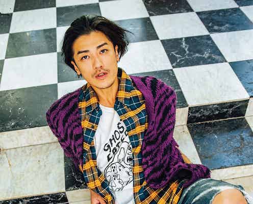 赤西仁、日本のエンタメ業界は「窮屈そうだなって思う」想いを語る
