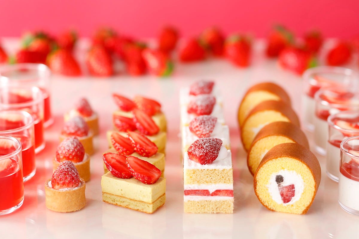 ホテルニューオータニ「スーパーいちごビュッフェ2021」あまおうスイーツ×一口サンドウィッチを無限ループで