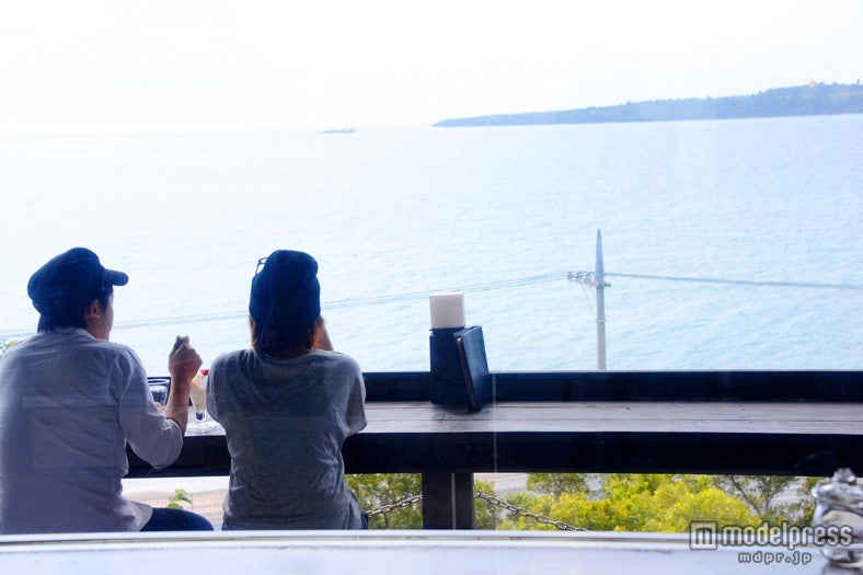 外のテラスからのオーシャンビュー