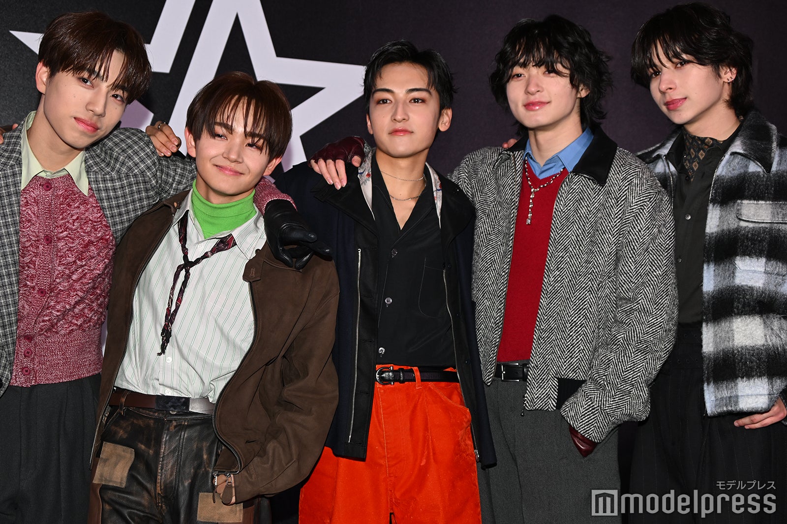 BMSG新星・STARGLOW、デビュー曲「Star Wish」初披露 初ライブ出演の“思い出の地”に5000人集結