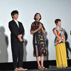 （左から）児嶋一哉、渡部建、杏、戸田恵子、中尾隆聖 （C）モデルプレス