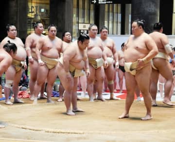 大相撲 41歳の鉄人玉鷲、大記録へハッスル「年を考えずやれることをしっかりやりたい」 連合稽古で意欲的に汗