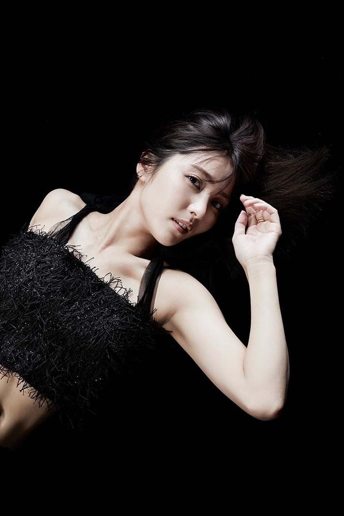 石川恋「SIGNS」/撮影:富取正明