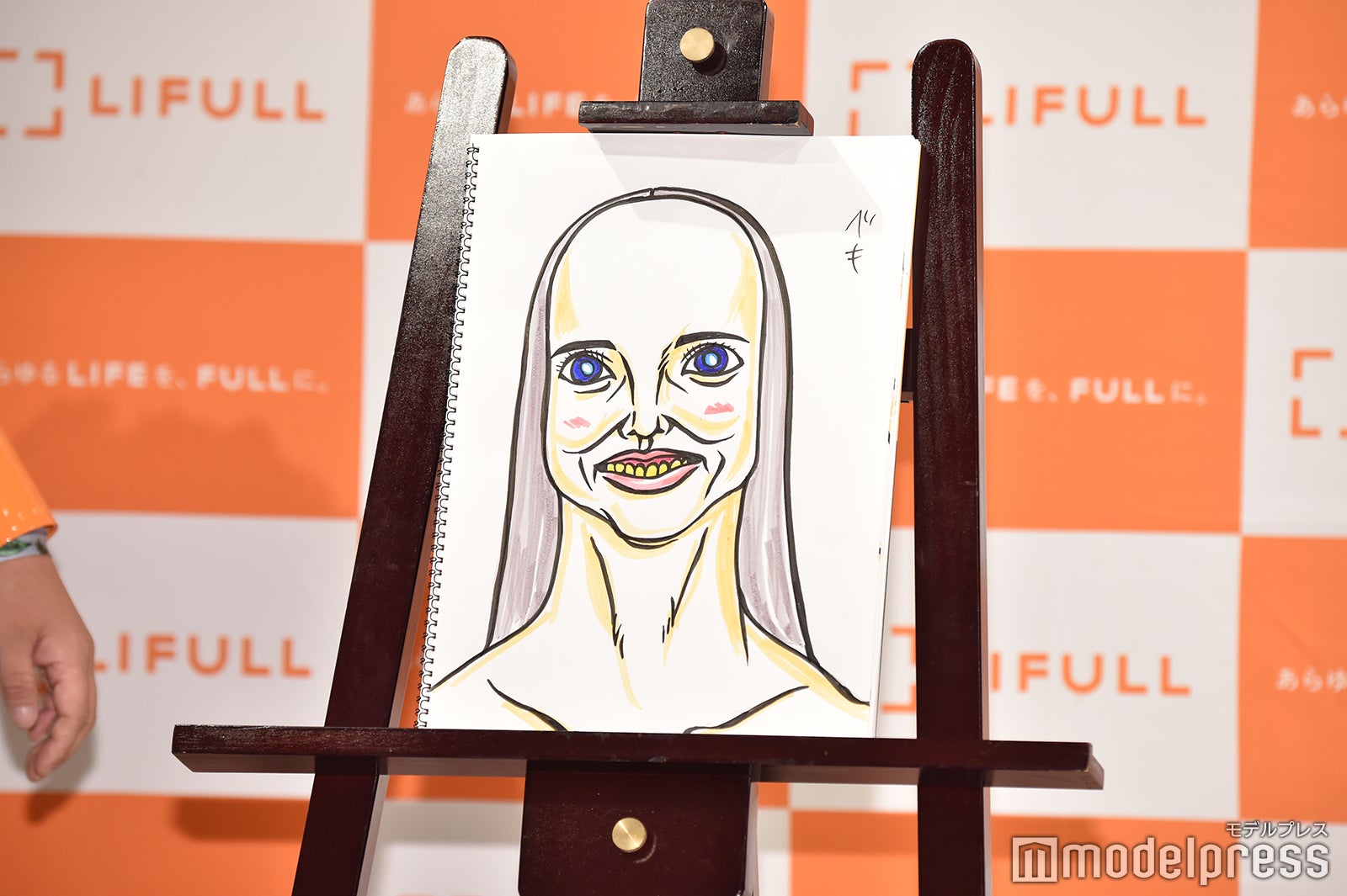 くっきーが描いたベッキーの似顔絵（C）モデルプレス