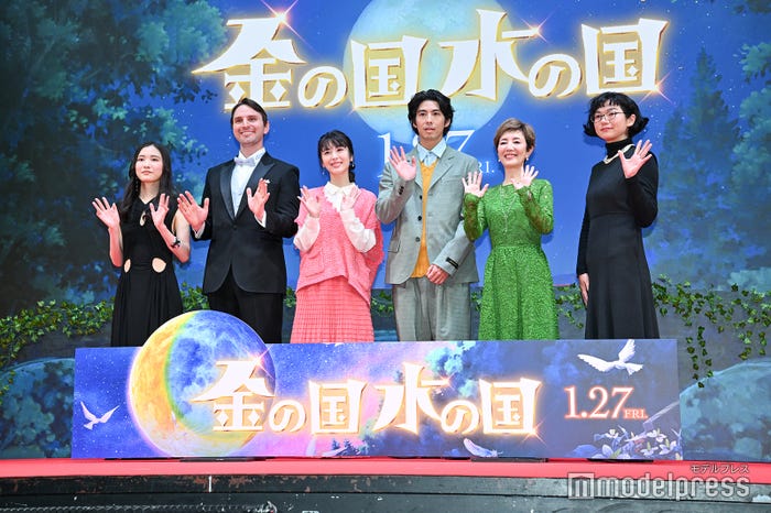 琴音、Evan Call、浜辺美波、賀来賢人、戸田恵子、渡邉こと乃(C)モデルプレス