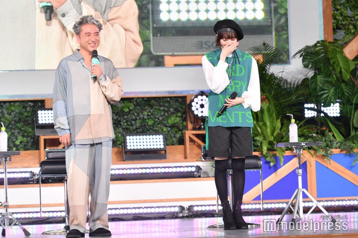 ムロツヨシ、平手友梨奈(C)モデルプレス