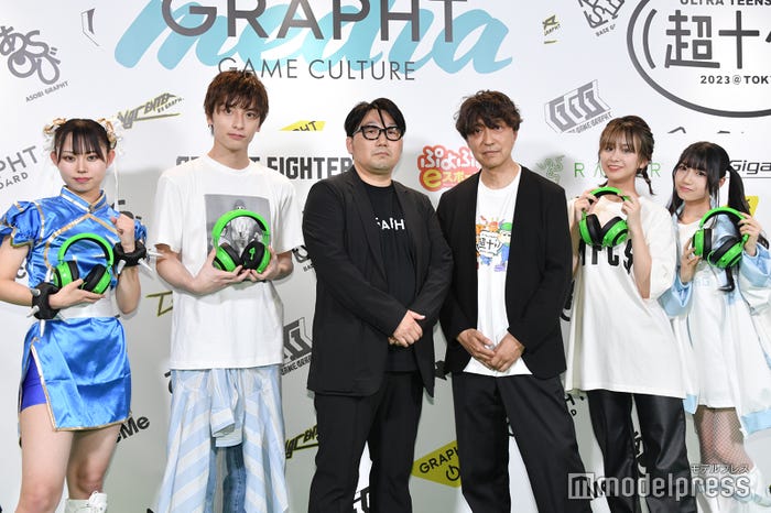 (左から)本望あやか、池田翼、秋山昌也氏、平藤真治氏、金子みゆ、杏藤心娃 (C)モデルプレス