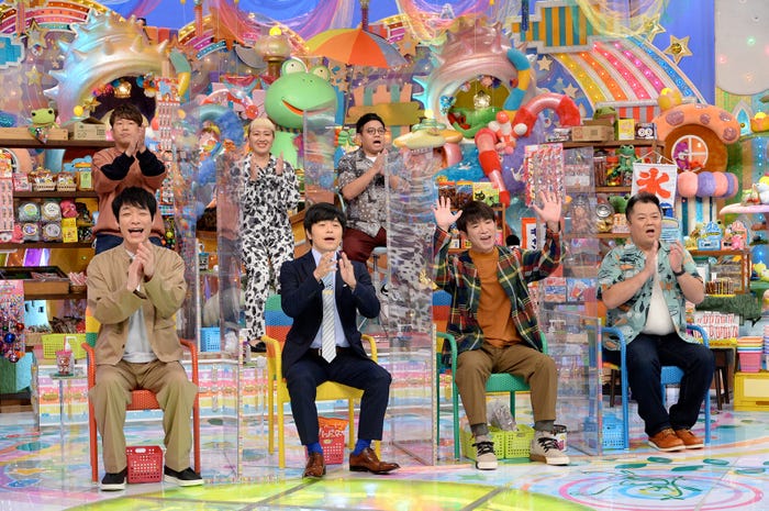 (後列)藤本敏史、丸山桂里奈、昴生(前列)川島明、バカリズム、濱口優、小杉竜一(C)テレビ朝日