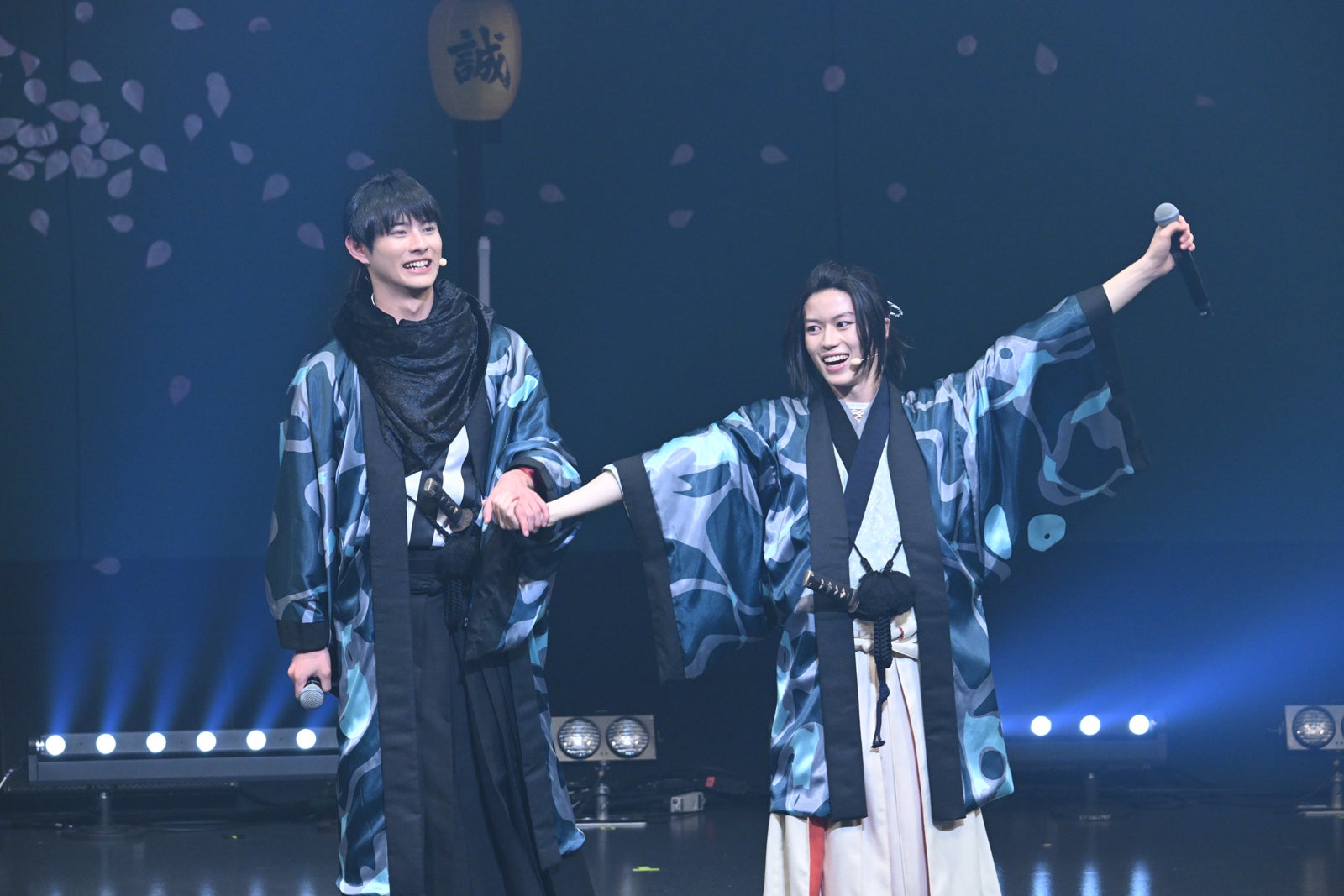 奥智哉、前田拳太郎（提供写真）