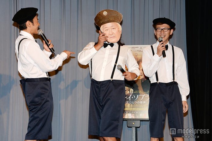 梅宮辰夫の体モノマネも披露/(左から)ロバート山本博、秋山竜次、馬場裕之