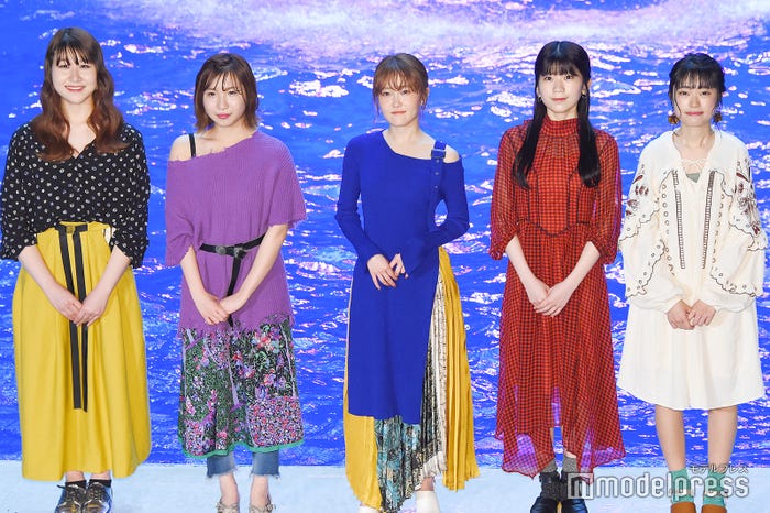 リトグリ(左から)かれん、MAYU、芹奈、manaka、アサヒ(C)モデルプレス